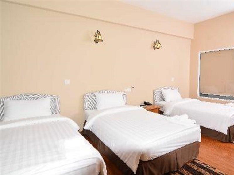 Asia Plaza Hotel Янгон Экстерьер фото