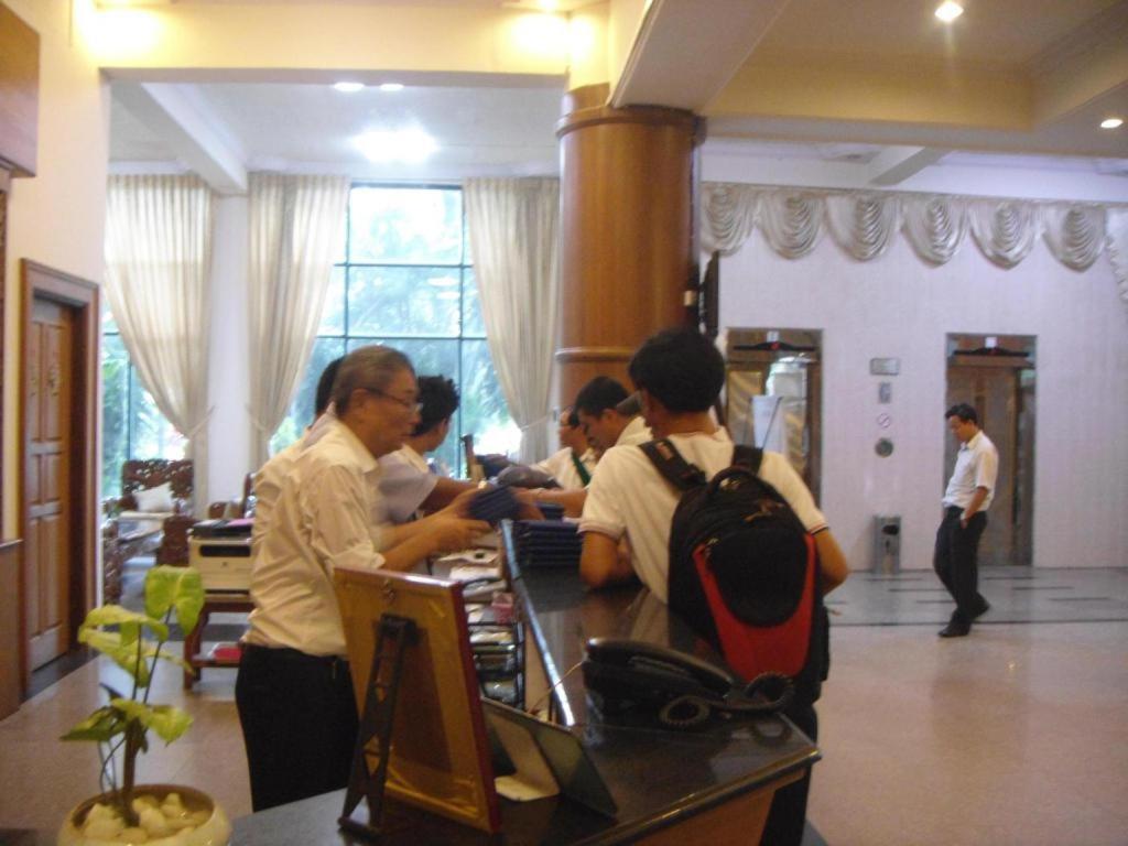 Asia Plaza Hotel Янгон Экстерьер фото