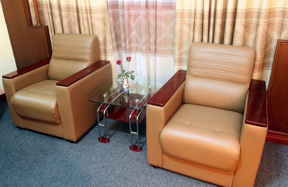 Asia Plaza Hotel Янгон Экстерьер фото