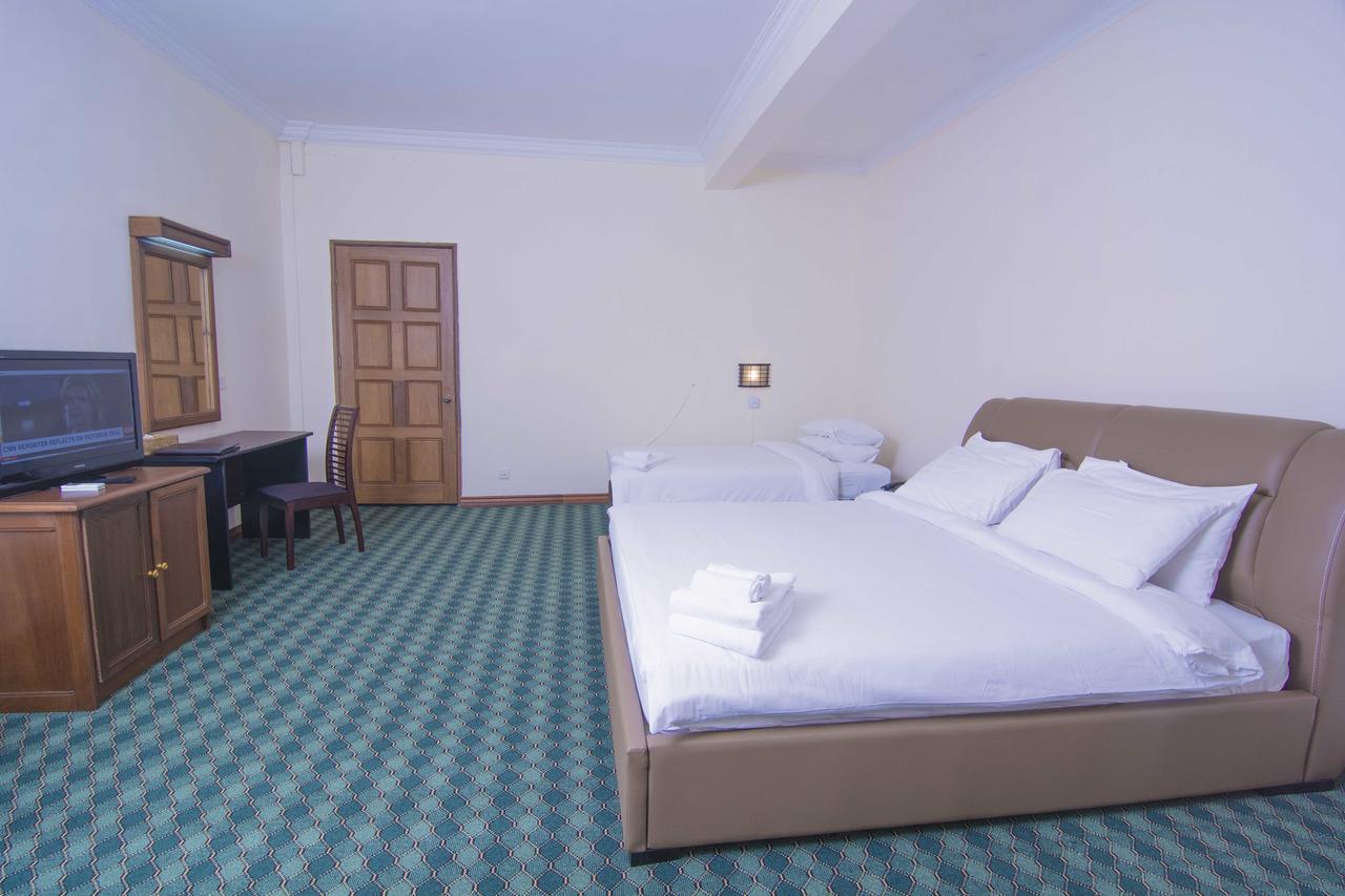Asia Plaza Hotel Янгон Экстерьер фото