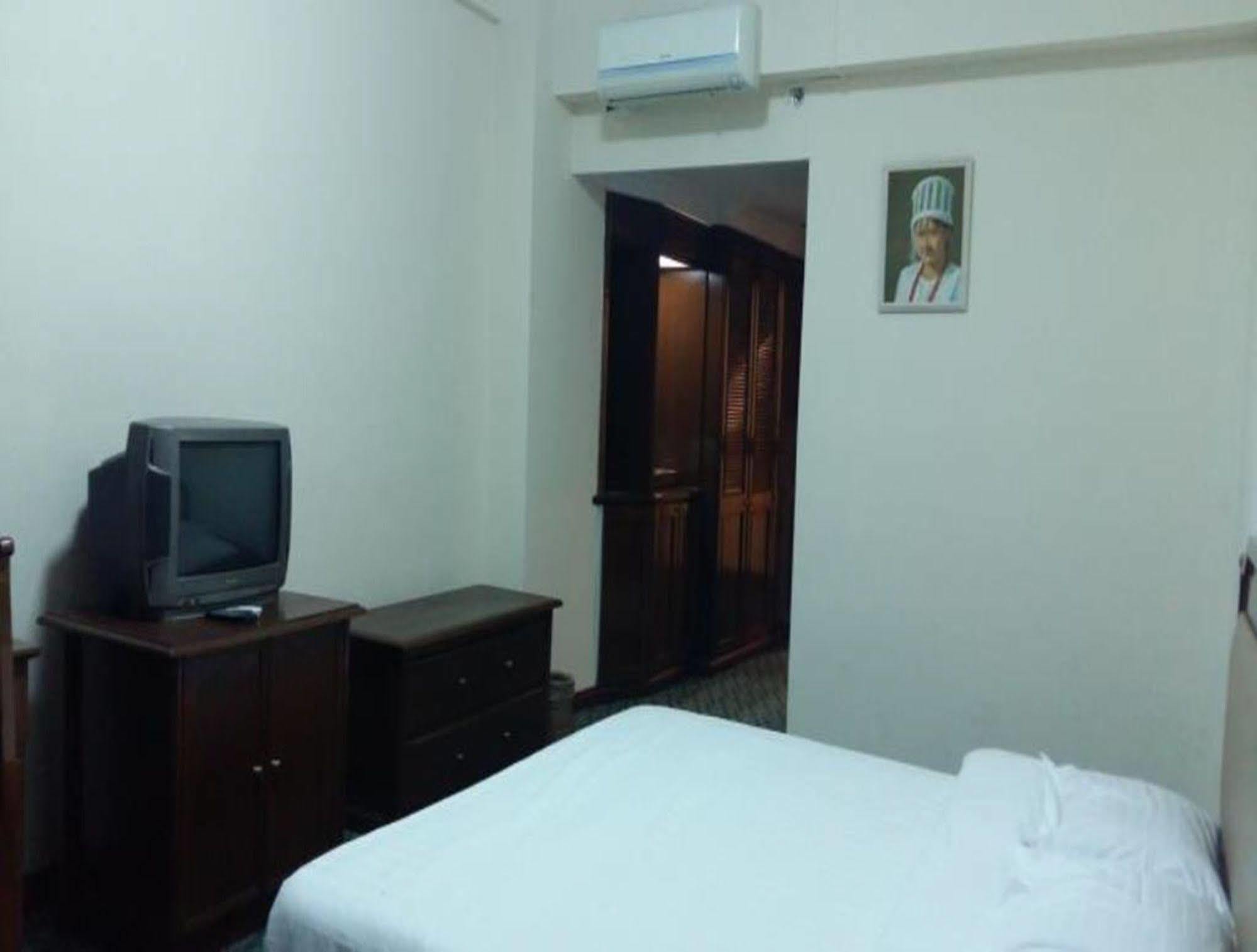 Asia Plaza Hotel Янгон Экстерьер фото