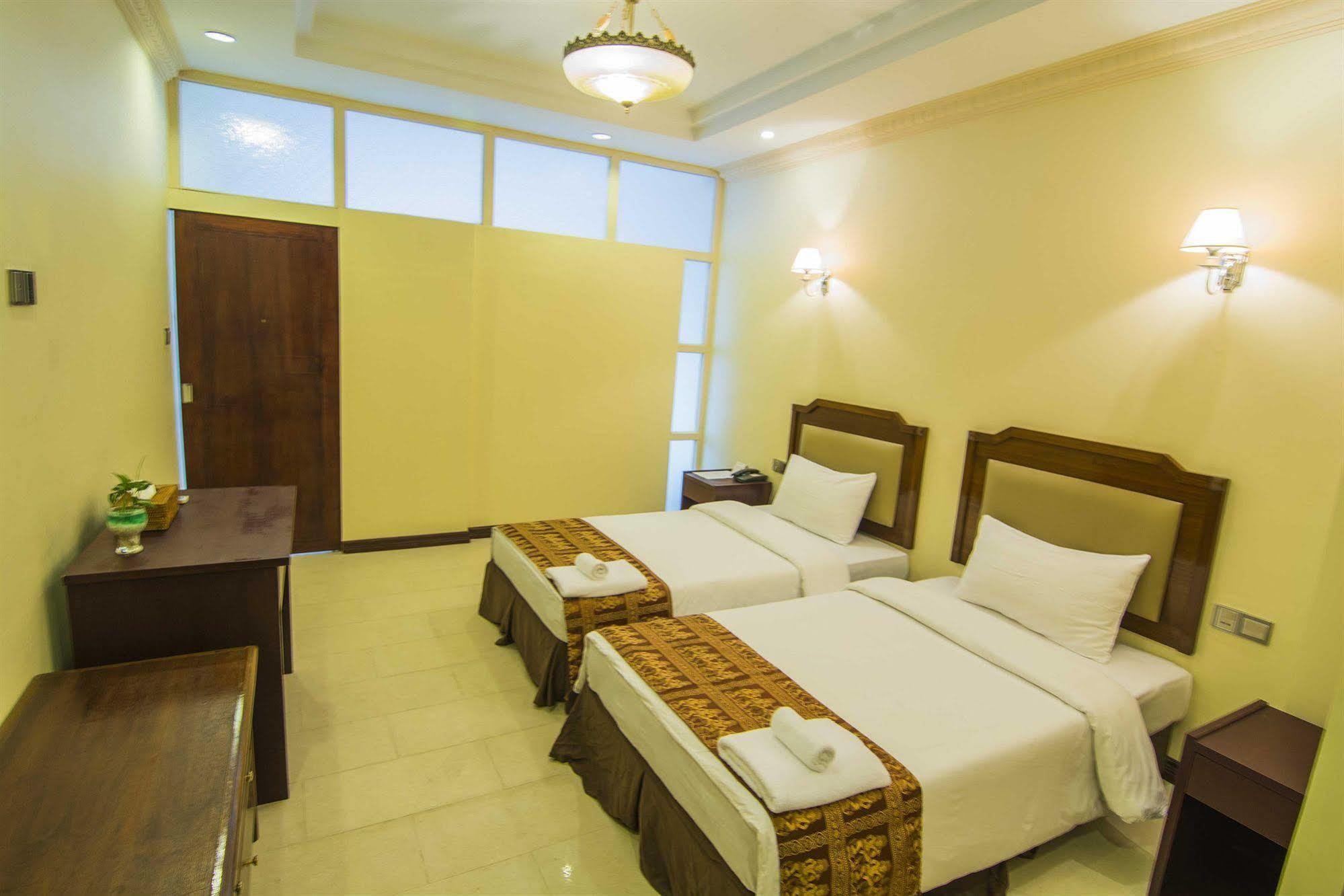 Asia Plaza Hotel Янгон Экстерьер фото