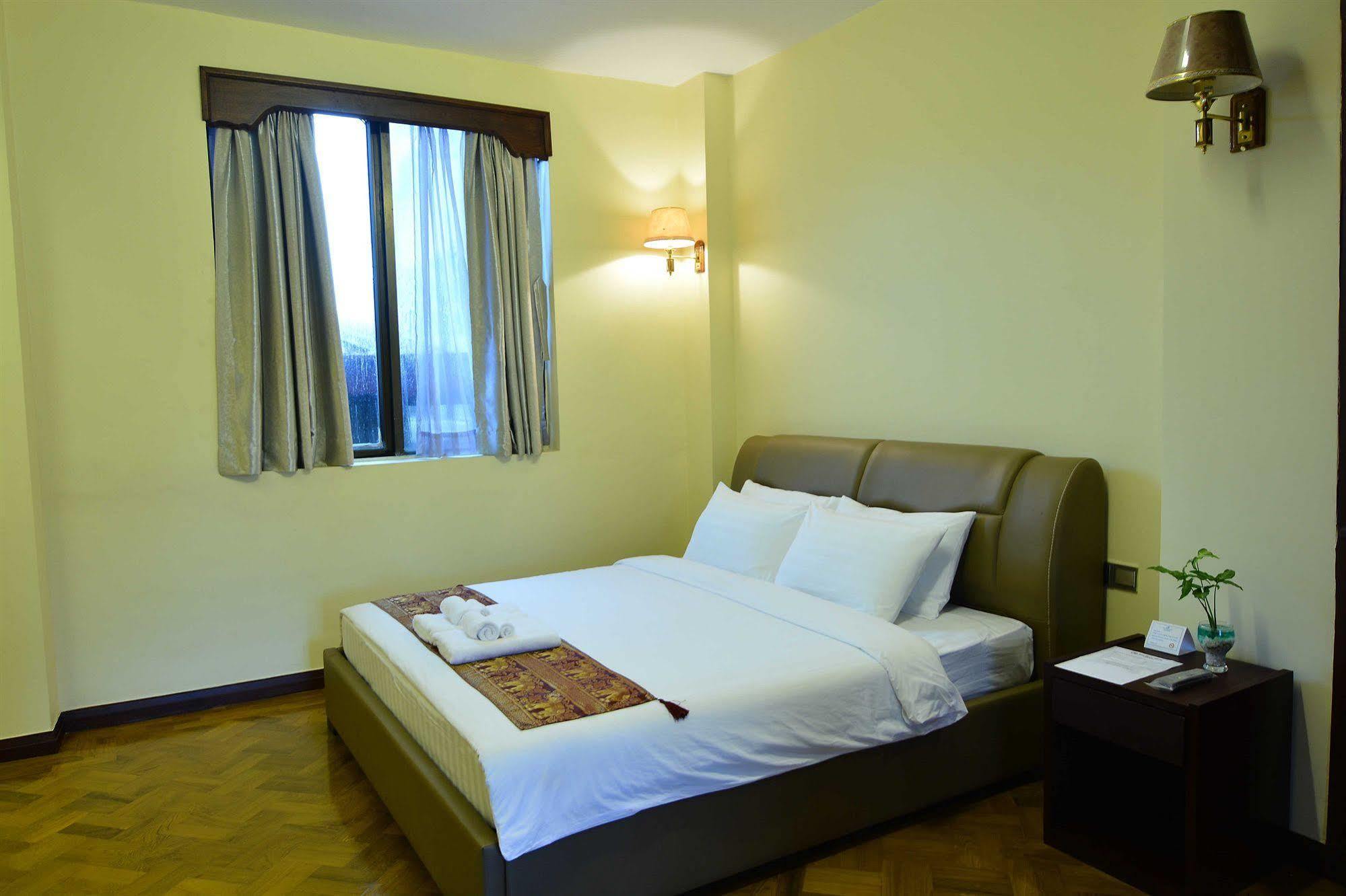 Asia Plaza Hotel Янгон Экстерьер фото
